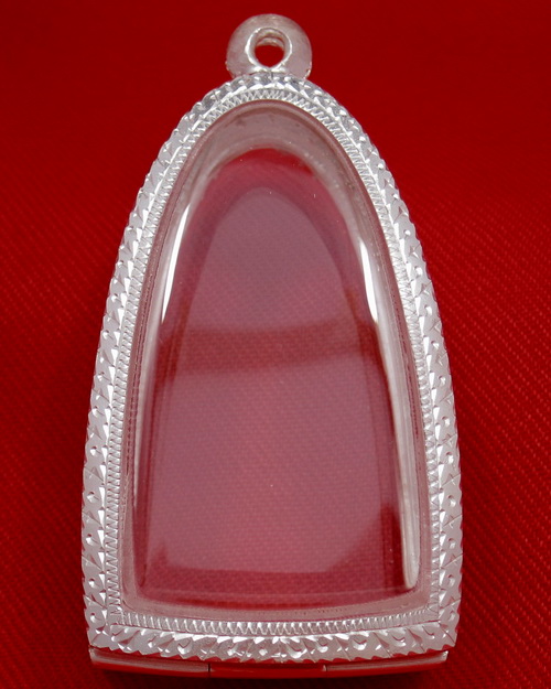 ตลับเงิน 95% สำหรับใส่กริ่งใหญ่วัดช้าง และกริ่งใหญ่ทั่วไป งานขึ้นมือลายดอกพิกุล ลงยาสุโขทัย