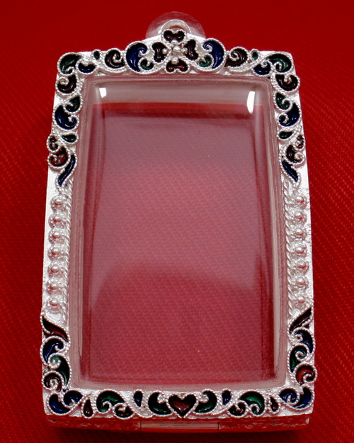 ตลับเงิน 95% สำหรับใส่พระสมเด็จมาตรฐานทั่วไป งานขึ้นมือลายดอกพิกุล ลงยาสุโขทัย