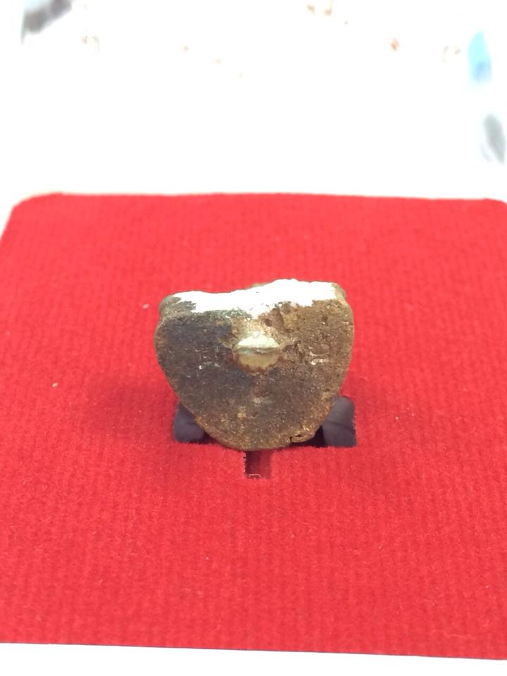 พระรูปหล่อเนื้อนวะโลหะผสมชนวนเก่าหล่อโบราณ.รุ่นอุปถัมส์ค้ำชู หลวงปู่คำบุ