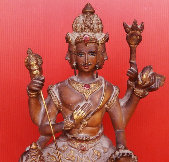 พระพรหม เก่าสวยงามมาก มองดูท่านแล้ว เหมือนมีชีวิตเลยครับ ราคาเบาๆ