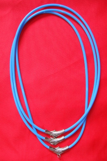 @@@ยางคล้องพระ ไร้ รอยต่อ หัวสแตนเลส พร้อมห่วง 3 เส้น สีฟ้า 3 เส้น ครับ@@@