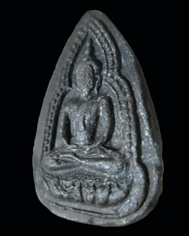 พระพุทธชินราช กลีบบัว เนื้อผงใบลาน หลวงพ่อเงิน วัดดอนยายหอม จ.นครปฐม ในวาระฉลองอายุ 84 ปี พ.ศ. 2517