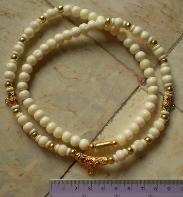 สร้อยกระดูกช้าง 3 ห่วง  บวกทองไมครอน  ห่วงกลางทรงกระจับ เส้นที่ 2 เคาะเดียว