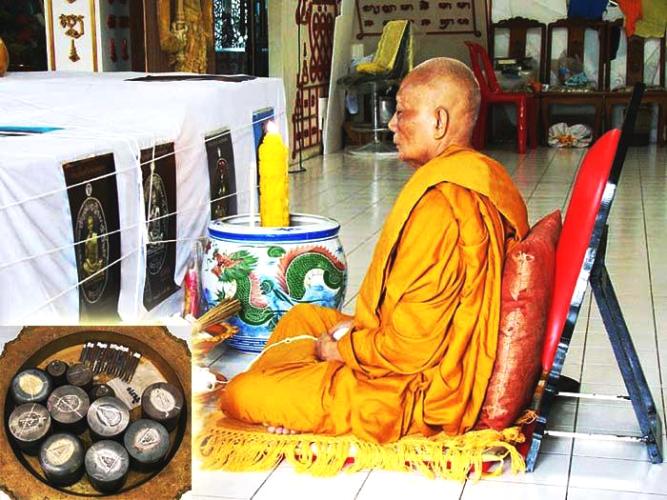 เจริญพรไตรมาส 55 เนื้อทองระฆัง พร้อมตลับเงินลงยาคร๊าฟฟ จัดสวยวี๊ดให้อีกแล้วครับ 1