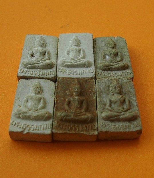 (((เคาะเดียวแดง)))พระผงวัดปากน้ำ รุ่น 5  ทีเดียว 6 องค์ สวยๆ สุดค้ม (1)