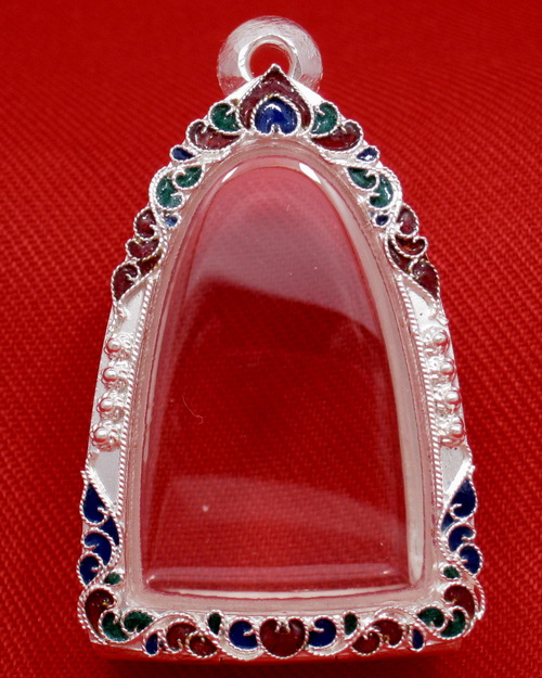 ตลับเงิน 95% สำหรับใส่พระหลวงพ่อเดิมรูปหล่อ ปั๊ม หรือรูปหล่อทั่วไป งานขึ้นมือลายดอกพิกุล ลงยาสุโขทัย