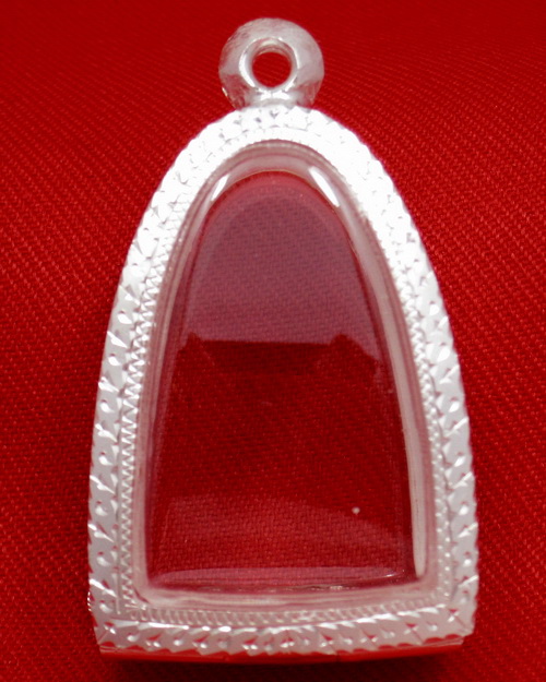 ตลับเงิน 95% สำหรับใส่พระหลวงพ่อเดิมรูปหล่อ ปั๊ม หรือรูปหล่อทั่วไป งานขึ้นมือลายดอกพิกุล ลงยาสุโขทัย