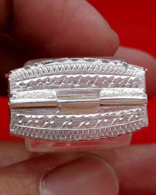 ตลับเงิน 95% สำหรับใส่พระหลวงพ่อเดิมรูปหล่อ ปั๊ม หรือรูปหล่อทั่วไป งานขึ้นมือลงยาสุโขทัย