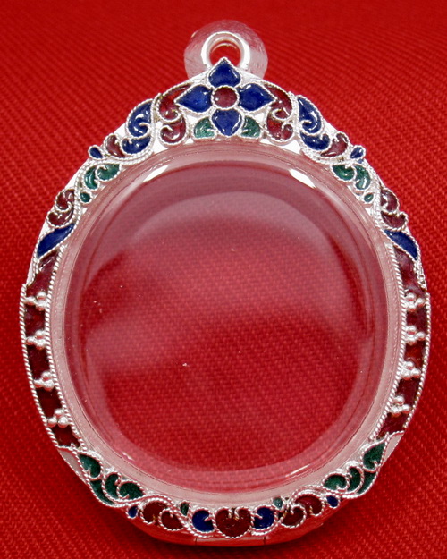 ตลับเงิน 95% สำหรับใส่เหรียญมหาลาภหลวงพ่อพรหมและเหรียญทรงผนวช เหรียญกลมทั่วไป งานขึ้นมือลงยาสุโขทัย 