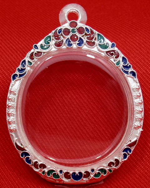 ตลับเงิน 95% สำหรับใส่เหรียญมหาลาภหลวงพ่อพรหมและเหรียญทรงผนวช เหรียญกลมทั่วไป งานขึ้นมือลายดอกพิกุล