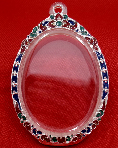 ตลับเงิน 95% สำหรับใส่เหรียญรูปไข่ใหญ่  งานขึ้นมือลงยาสุโขทัยงานละเอียด ฝีมือปราณีต สวย ทนทาน 