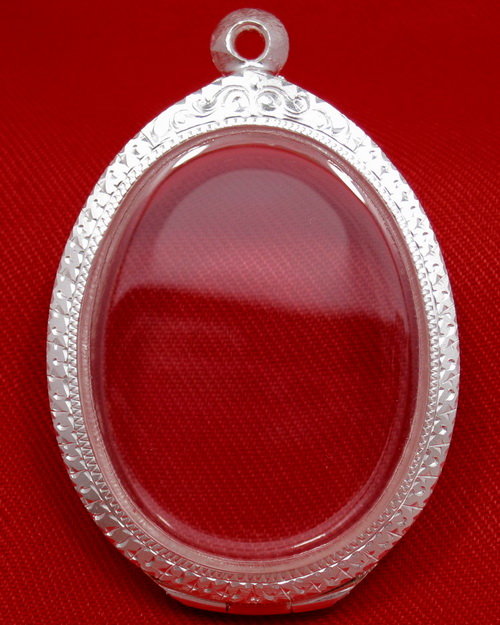 ตลับเงิน 95% สำหรับใส่เหรียญรูปไข่ใหญ่  งานขึ้นมือลงยาสุโขทัยงานละเอียด ฝีมือปราณีต สวย ทนทาน 