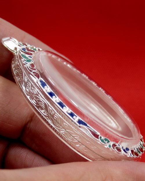 ตลับเงิน 95% สำหรับใส่เหรียญรูปไข่ใหญ่  งานขึ้นมือลงยาสุโขทัยงานละเอียด ฝีมือปราณีต สวย ทนทาน 