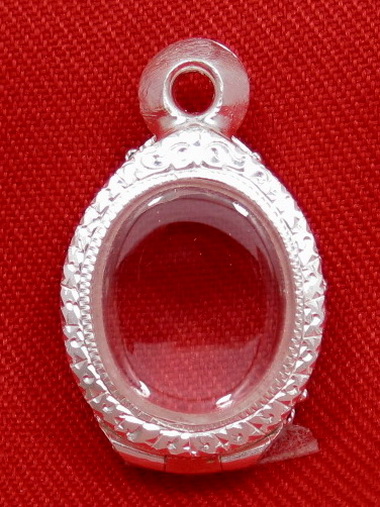 ตลับเงิน 95% สำหรับใส่เหรียญเม็ดแตงหลวงปู่ทวด และเหรียญเม็ดแตงอื่นๆ ทั่วไป งานขึ้นมือลงยาสุโขทัย2