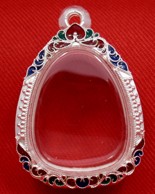 ตลับเงิน 95% สำหรับใส่พระปิดตา ปลดหนี้หลวงปู่โต๊ะและพระปิดตาคณาจารย์ทั่วไป งานขึ้นมือลายไข่ปลา ลงยาส