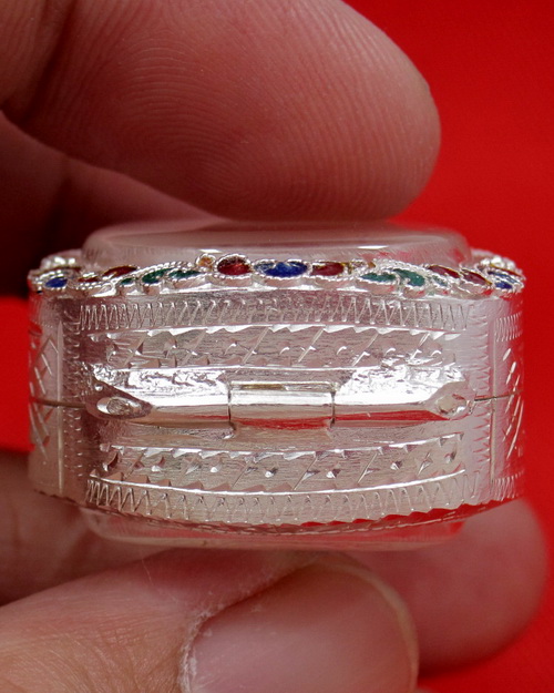 ตลับเงิน 95% สำหรับใส่พระปิดตา ปลดหนี้หลวงปู่โต๊ะและพระปิดตาคณาจารย์ทั่วไป งานขึ้นมือลายไข่ปลา ลงยาส