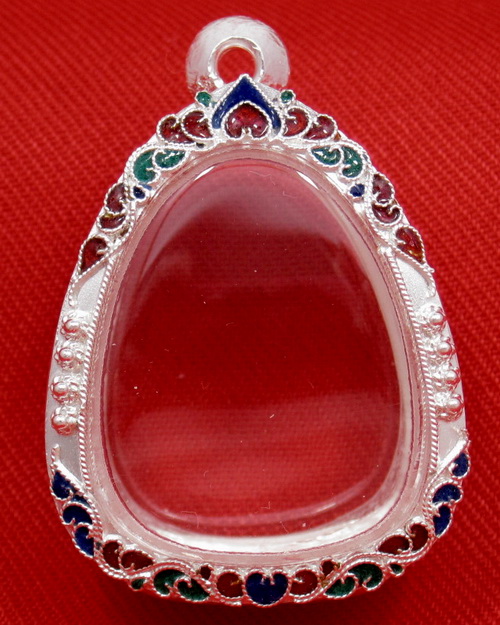 ตลับเงิน 95% สำหรับใส่พระปิดตา ปลดหนี้หลวงปู่โต๊ะและพระปิดตาคณาจารย์ทั่วไป งานขึ้นมือลายดอกพิกุล 