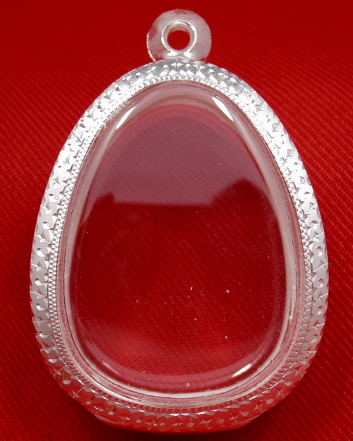 ตลับเงิน 95% สำหรับใส่พระปิดตา ปลดหนี้หลวงปู่โต๊ะและพระปิดตาคณาจารย์ทั่วไป งานขึ้นมือลายดอกพิกุล 