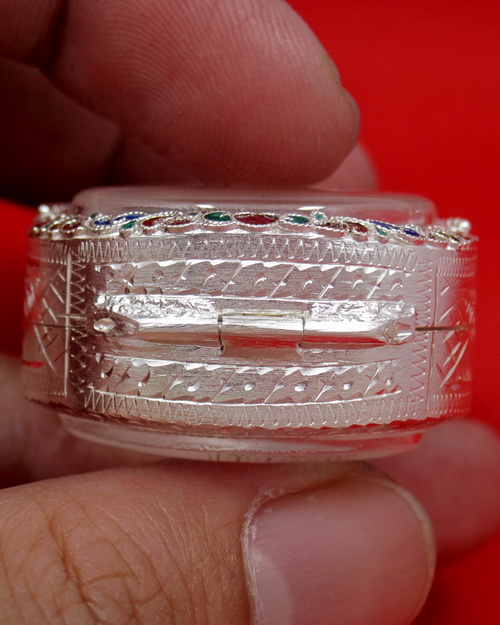 ตลับเงิน 95% สำหรับใส่พระปิดตา ปลดหนี้หลวงปู่โต๊ะและพระปิดตาคณาจารย์ทั่วไป งานขึ้นมือลายดอกพิกุล 