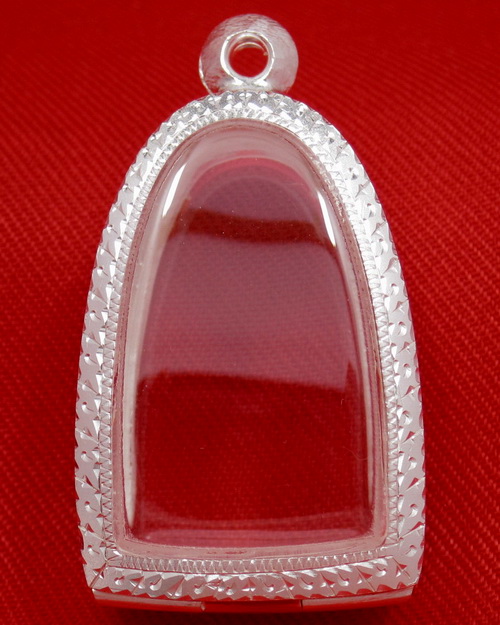 ตลับเงิน 95% สำหรับใส่พระหลวงปู่ทวด พิมพ์บัวรอบ หรือรูปหล่อขนาดใกล้เคียง งานขึ้นมือลายไข่ปลา