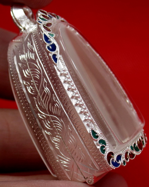 ตลับเงิน 95% สำหรับใส่พระหลวงปู่ทวด พิมพ์บัวรอบ หรือรูปหล่อขนาดใกล้เคียง งานขึ้นมือลายไข่ปลา