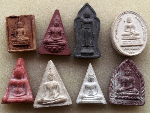60 บาท รวมพระเนื้อผง ....รหัส iH897