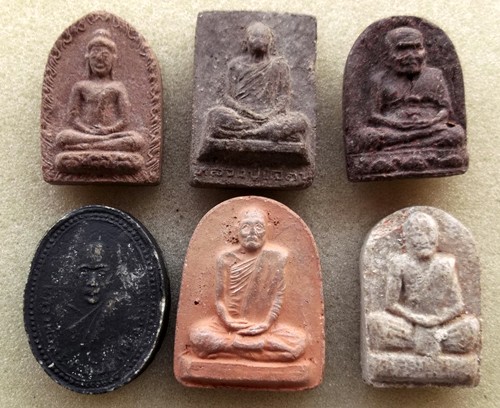60 บาท รวมพระเนื้อผง ......รหัส iH885