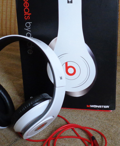 หูฟัง MONSTER beats studio แบบครอบหัวใหญ่ ปิดใบหูเต็ม เบสแน่นๆครับ