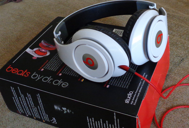 หูฟัง MONSTER beats studio แบบครอบหัวใหญ่ ปิดใบหูเต็ม เบสแน่นๆครับ