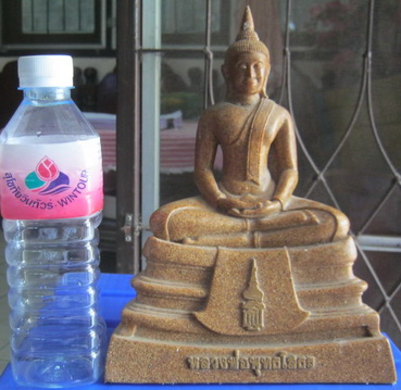 ..พระบูชาหลวงพ่อโสธร เบาๆ..