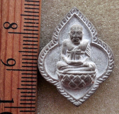 10 บาท พระผงหลวงปู่ปาน คลองด่าน จ.สมุทรปราการ ....รหัส ij 10