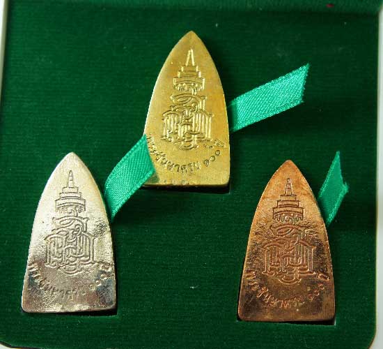หลวงปู่ทวดพิมพ์เตารีด ญสส. 100 ปี สมเด็จพระญาณสังวร สมเด็จพระสังฆราช วัดบวรนิเวศวิหาร ปี 56 ( ชุดกร