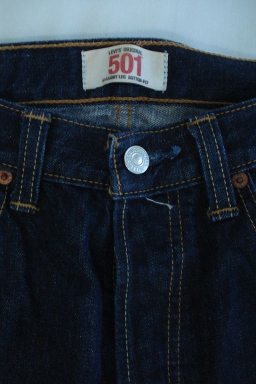 รับสงกรานต์>>> กางเกงยีนส์ Levis 501 (สภาพสวยครับ) เคาะแรก