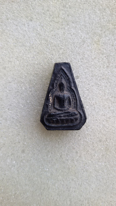 พระเนื้อดินแจกแม่ครัว หลวงพ่อเงิน วัดดอนยายหอม นครปฐม