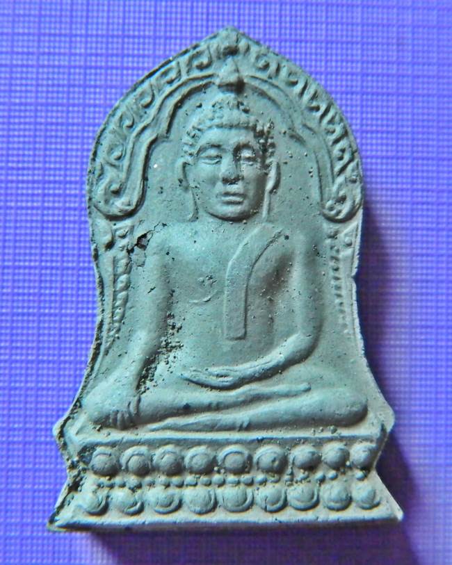 พระดี ปีลึก พิธีสุดยอดราคาเบาๆ......พระพุทธชินราช ใบเสมา เนื้อดิน ปี 2515