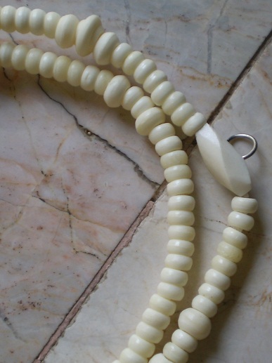 สร้อยกระดูกช้าง 3 ห่วง   ห่วงกลางหัวช้าง เคาะเดียว 