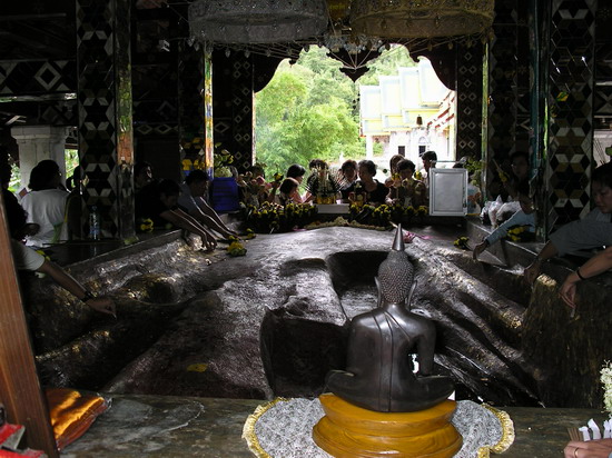 พระพุทธบาทสี่รอย..