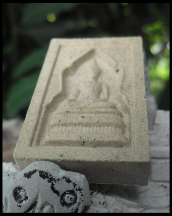 >> รอบนี้..วัดใจ..เล็ก ๆ..เคาะเดียว << สมเด็จเเหวกม่าน หลังพระเเม่ธรณี หลวงปู่หมุน ปลุกเสก 