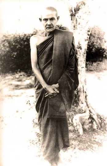 หลวงปู่มั่น ภูริทัตโต วัดป่าสุทธาวาส สกลนคร..