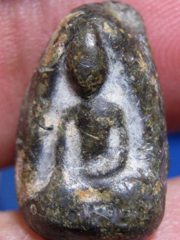 พระกรุวัดสุวรรณ พิมพ์เม็ดน้อยหน่า ตะกั่วสนิมแดง จ.อ่างทอง