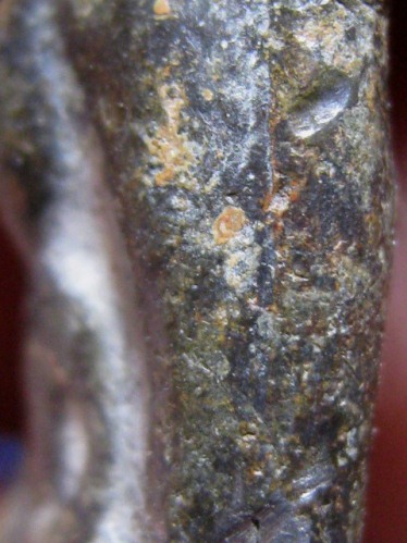 พระกรุวัดสุวรรณ พิมพ์เม็ดน้อยหน่า ตะกั่วสนิมแดง จ.อ่างทอง