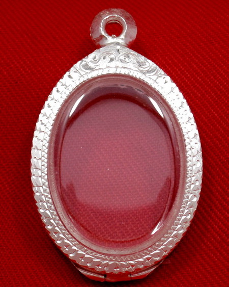 ตลับเงิน 95% สำหรับใส่เหรียญผูกพัทธสีมา หลวงปู่ทิม เหรียญรูปไข่คณาจารย์ทั่วไปA