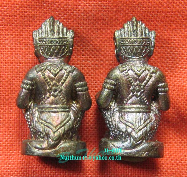 เคาะเดียว ๒ องค์ หนุมานเนื้อชนวน ก้นอุดสีผึ้งและชานหมาก ตอกโค้ด หลวงปู่คำบุ สวยๆครับ