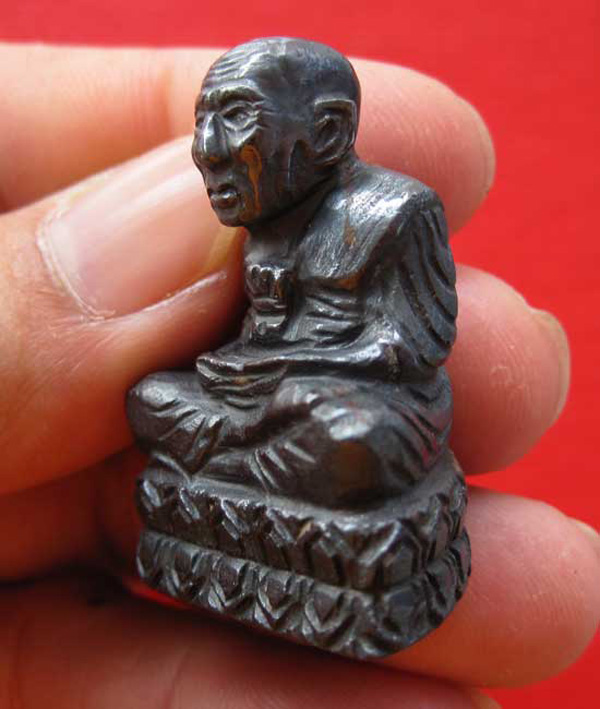 หลวงปู่ทวด วัดช้างให้ จ.ปัตตานี แร่เหล็กไหล หลวงปู่คำบุ หลวงปู่อ่อง หลวงปู่เนย หลวงปู่ฤาษี ฯลฯ