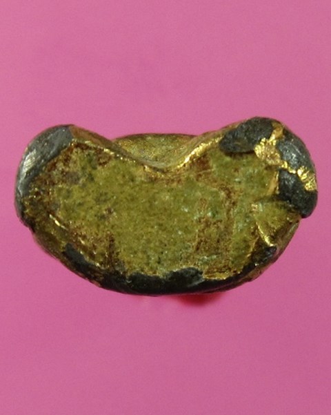 พระสังกัจจายน์เนื้อชินเปียกทอง เก่าองค์จิ๋ว