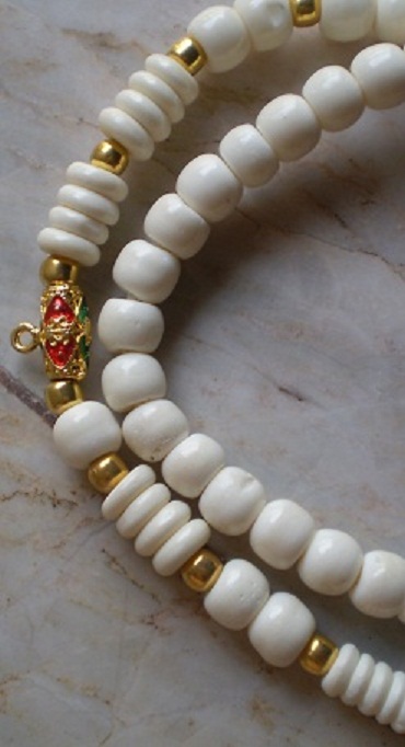 สร้อยกระดูกช้าง  3 ห่วง  ทองไมครอนลงยบา  ห่วงกลางทรงกระจับ  เคาะเดียว 