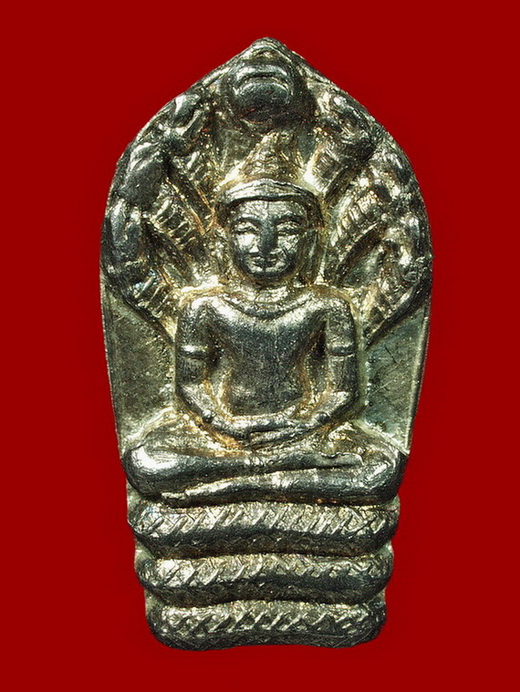 ปรกใบมะขาม 6 รอบ หลวงพ่อเกษม เขมโก เนื้อเงิน ปี2526 (NO.2)