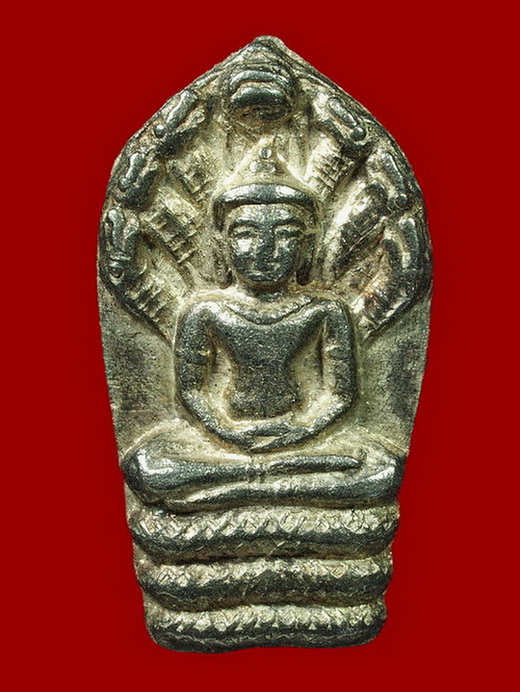 ปรกใบมะขาม 6 รอบ หลวงพ่อเกษม เขมโก เนื้อเงิน ปี2526 (NO.4)