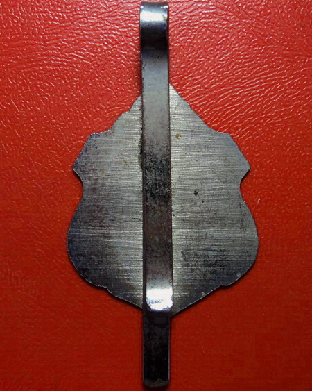 *แหนบหลวงพ่อแดง วัดเขาบันไดอิฐ จ.เพชรบุรี เนื้ออัลปาก้าลงยา สวยมากค่ะ*