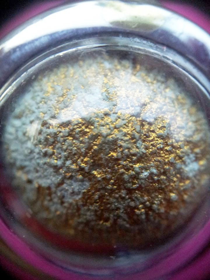 ลูกอมผงพรายกุมาร หลวงปู่ทิม วัดละหารไร่ ปี 2517 (เม็ดที่ 4 )